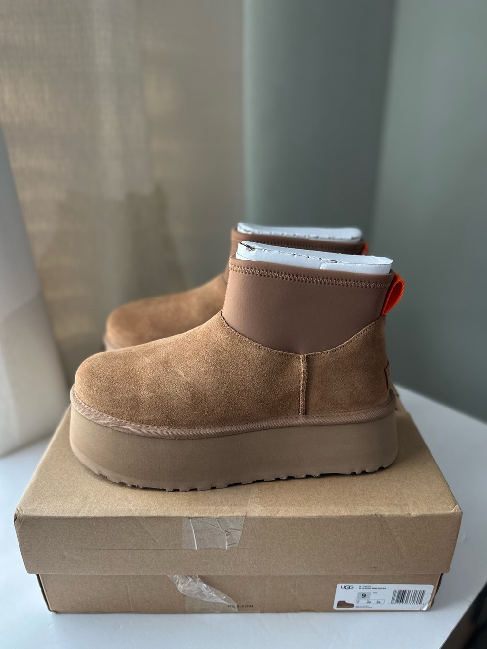 UGG Classic Mini Dipper Platform Boots Chestnut Women’s Size 9